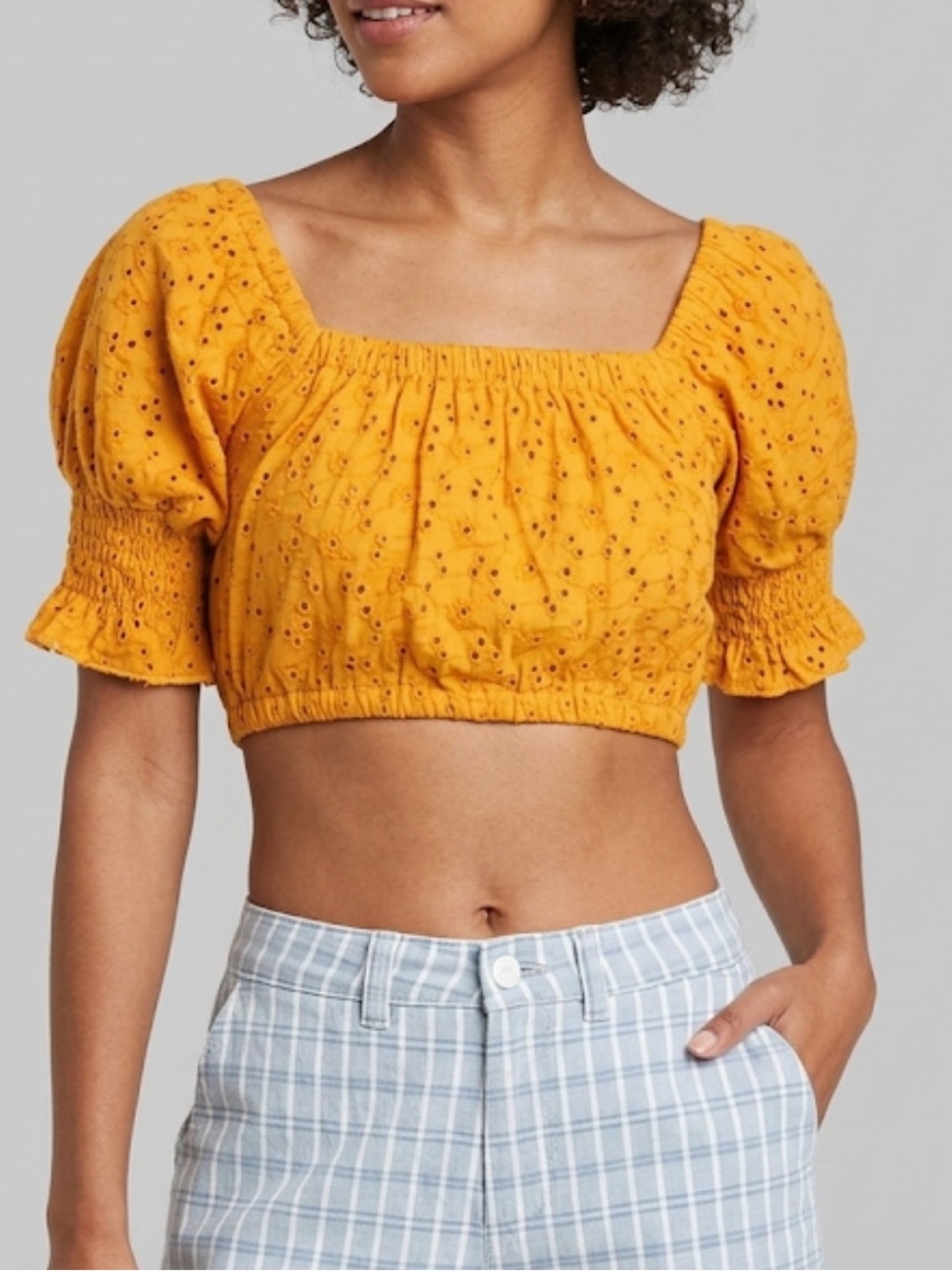 Billabong Eyelet Off Shoulder Crop Top in Mustard Yellow Women’s Size S